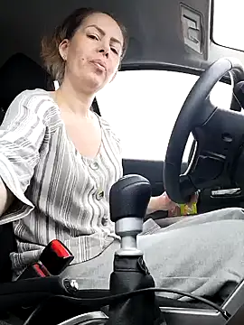 Snapshot of uber_babe chatting on 02/27/25, 10:15 uber babe online show from 02/27/25, 10:15