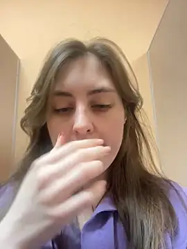 Snapshot of Topvi_ chatting on 01/19/25, 10:39 Topvi  online show from 01/19/25, 10:39