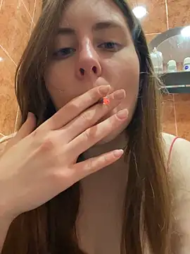 Snapshot of Topvi_ chatting on 02/11/26, 11:48 Topvi online show from 02/11/26, 11:48