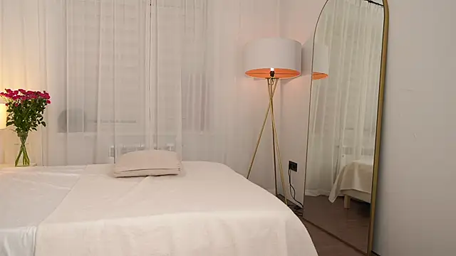 Peopleneedlove144 online show from 11/11/25, 01:44