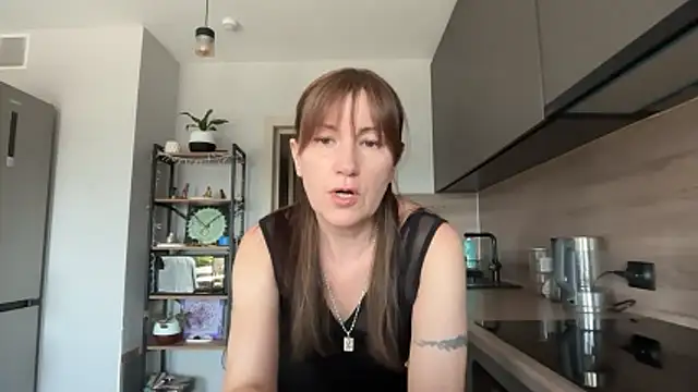 Snapshot of jainesummer chatting on 06/08/26, 12:05 jainesummer online show from 06/08/26, 12:05