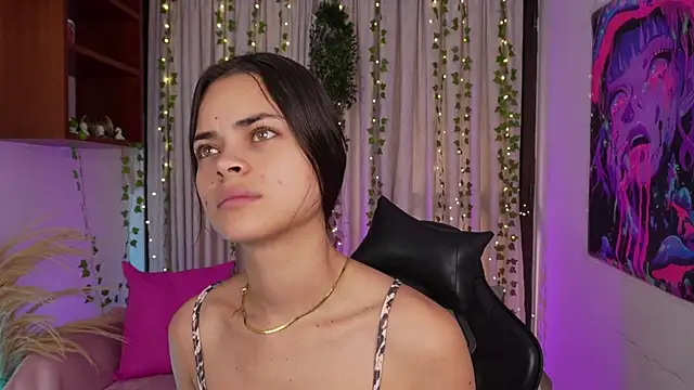 HannaRhodes online show from 12/18/25, 01:39