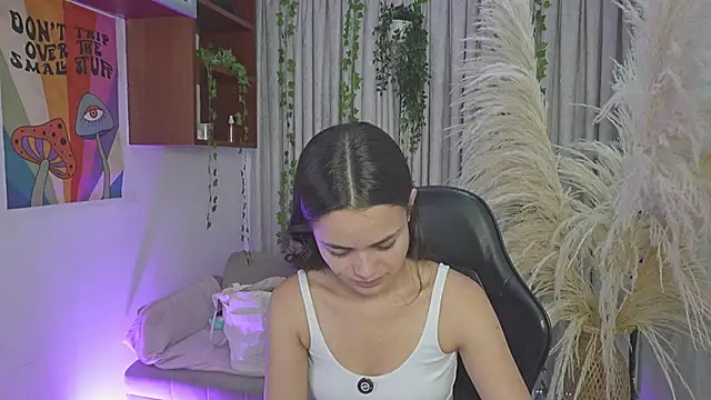 HannaRhodes online show from 04/11/26, 01:48