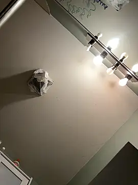 Snapshot of sluttysmiley chatting on 12/16/25, 07:57 sluttysmiley online show from 12/16/25, 07:57