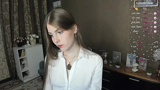 Snapshot of DarleneHatt chatting on 01/11/25, 03:55 DarleneHatt online show from 01/11/25, 03:55