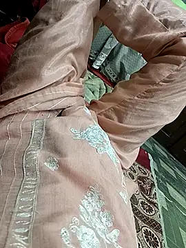 Snapshot of QUEEN-X-CPL chatting on 02/25/25, 08:41 QUEEN-X-CPL online show from 02/25/25, 08:41