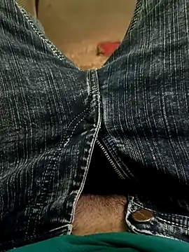 Snapshot of QUEEN-X-CPL chatting on 03/19/25, 06:01 QUEEN-X-CPL online show from 03/19/25, 06:01