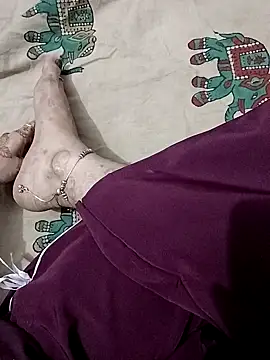 Snapshot of QUEEN-X-CPL chatting on 09/29/25, 06:13 QUEEN-X-CPL online show from 09/29/25, 06:13