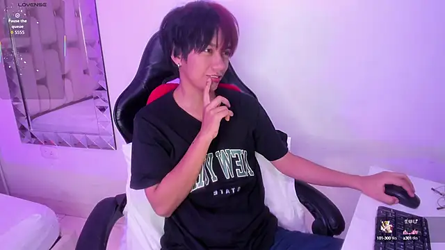 Snapshot of Eriol_ chatting on 09/21/25, 12:07 Eriol online show from 09/21/25, 12:07