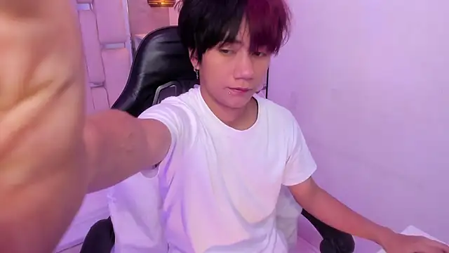 Snapshot of Eriol_ chatting on 09/23/25, 11:57 Eriol online show from 09/23/25, 11:57