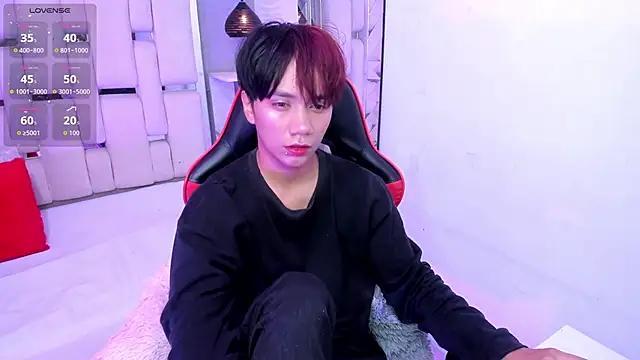 Snapshot of Eriol_ chatting on 10/15/25, 11:43 Eriol online show from 10/15/25, 11:43