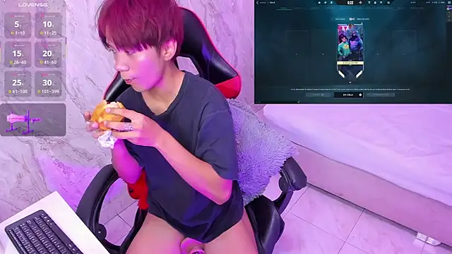 Snapshot of Eriol_ chatting on 10/25/25, 12:23 Eriol online show from 10/25/25, 12:23