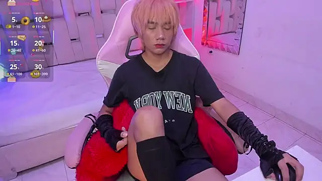 Snapshot of Eriol_ chatting on 11/13/25, 12:26 Eriol online show from 11/13/25, 12:26