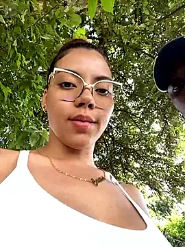 Snapshot of ray_long222 chatting on 11/19/25, 02:50 ray long222 online show from 11/19/25, 02:50