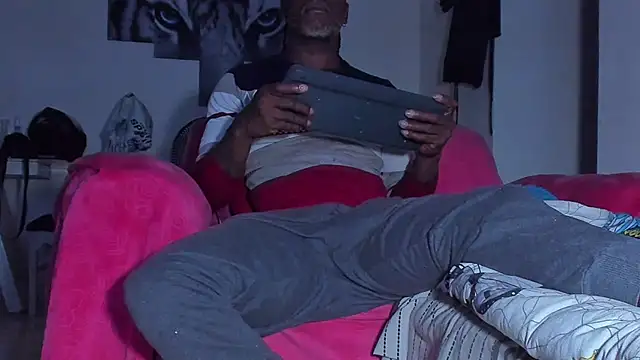 Snapshot of ray_long222 chatting on 02/20/26, 11:43 ray long222 online show from 02/20/26, 11:43