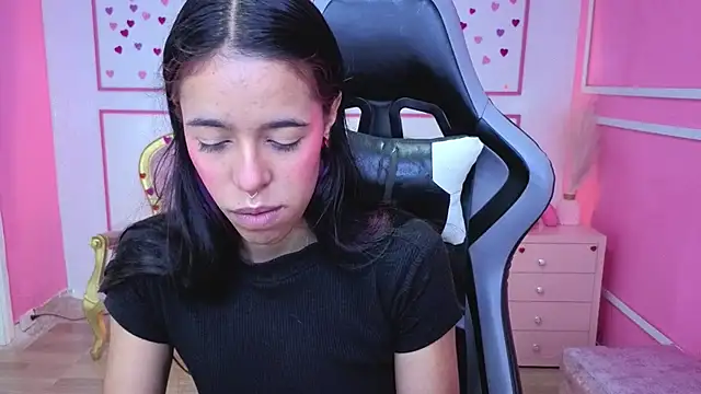 stephania t online show from 12/20/25, 12:01