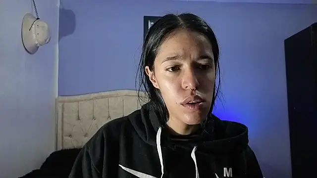 Snapshot of stephania_t chatting on 06/18/26, 01:26 stephania t online show from 06/18/26, 01:26