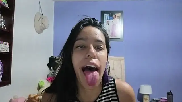 Snapshot of stephania_t chatting on 07/11/26, 02:20 stephania t online show from 07/11/26, 02:20