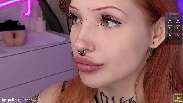 Snapshot of violetviolator chatting on 11/08/25, 04:34 violetviolator online show from 11/08/25, 04:34