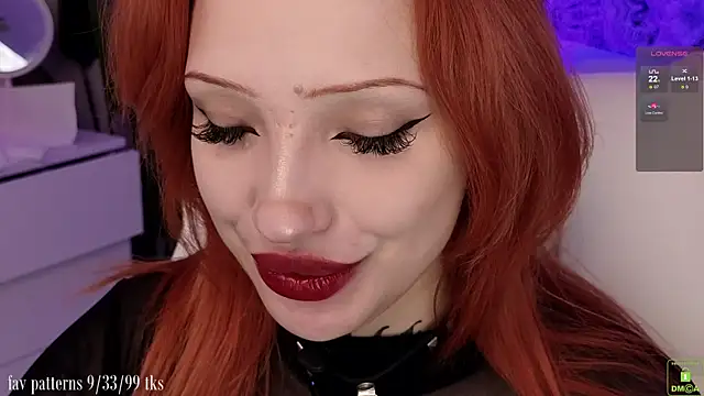 Snapshot of violetviolator chatting on 11/30/25, 04:49 violetviolator online show from 11/30/25, 04:49