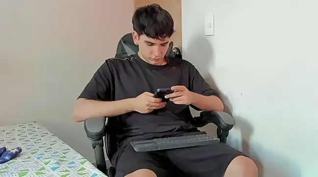 leo030809 online show from 12/05/24, 02:22