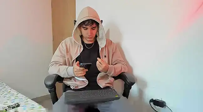 leo030809 online show from 03/19/25, 11:39