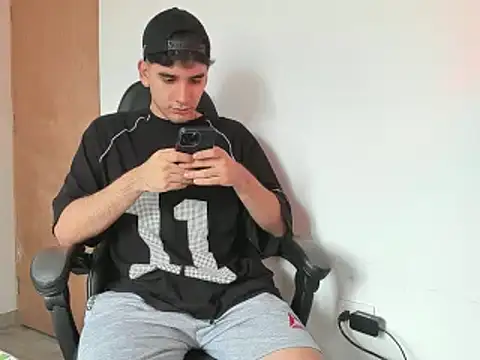 leo030809 online show from 03/20/25, 03:47