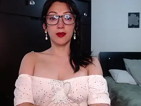 Alicee moss online show from 07/24/26, 09:57