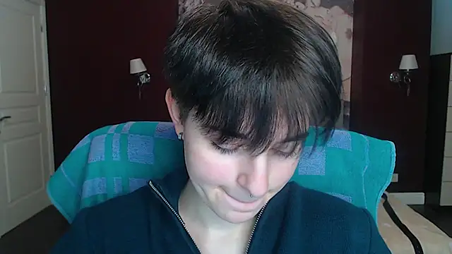 Snapshot of EmiliaYours chatting on 01/18/25, 01:51 EmiliaYours online show from 01/18/25, 01:51