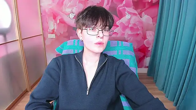 Snapshot of EmiliaYours chatting on 01/26/25, 04:20 EmiliaYours online show from 01/26/25, 04:20