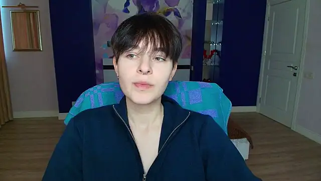 Snapshot of EmiliaYours chatting on 01/27/25, 12:48 EmiliaYours online show from 01/27/25, 12:48