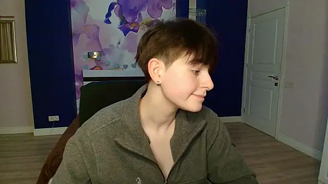 Snapshot of EmiliaYours chatting on 02/24/25, 01:31 EmiliaYours online show from 02/24/25, 01:31