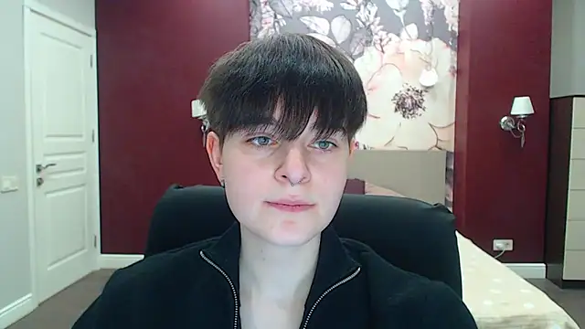 Snapshot of EmiliaYours chatting on 03/04/25, 04:30 EmiliaYours online show from 03/04/25, 04:30