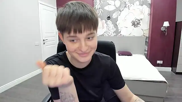 EmiliaYours online show from 01/05/26, 05:27