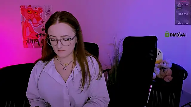 luna berryy online show from 02/02/26, 10:30