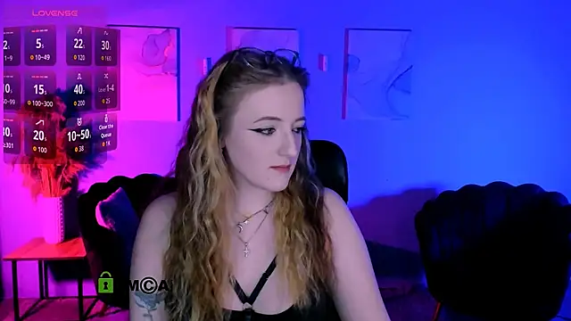 luna berryy online show from 04/07/26, 07:25