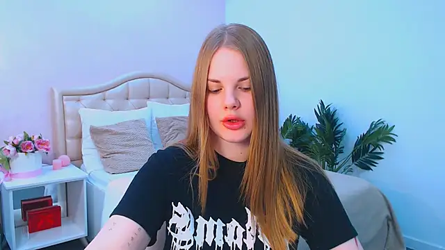 holy kitty online show from 10/28/25, 01:25