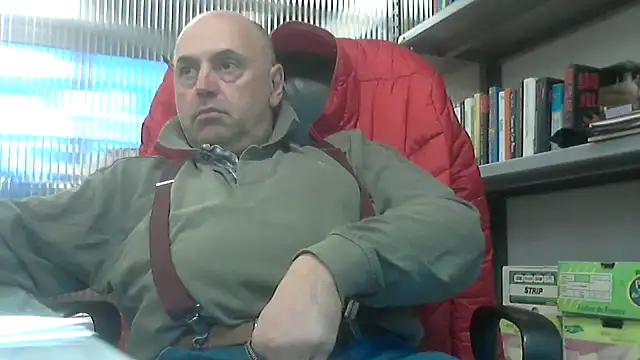 Snapshot of pantomax chatting on 12/11/24, 06:58 pantomax online show from 12/11/24, 06:58