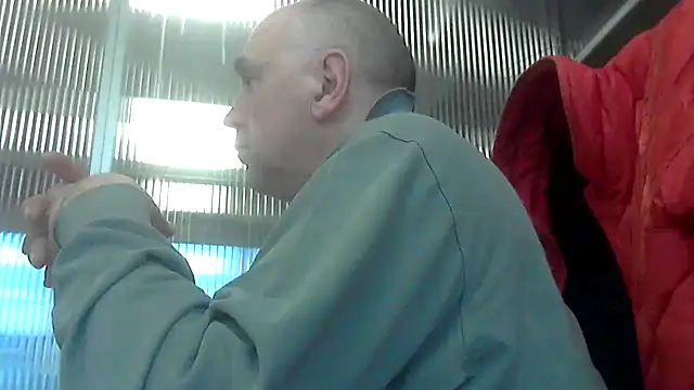 Snapshot of pantomax chatting on 12/13/24, 09:35 pantomax online show from 12/13/24, 09:35