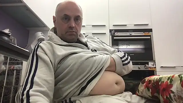 Snapshot of pantomax chatting on 12/13/24, 03:54 pantomax online show from 12/13/24, 03:54