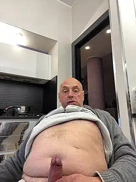 Snapshot of pantomax chatting on 12/16/24, 01:54 pantomax online show from 12/16/24, 01:54