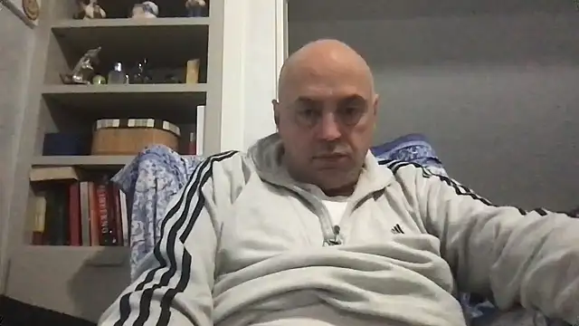 Snapshot of pantomax chatting on 01/04/25, 08:17 pantomax online show from 01/04/25, 08:17