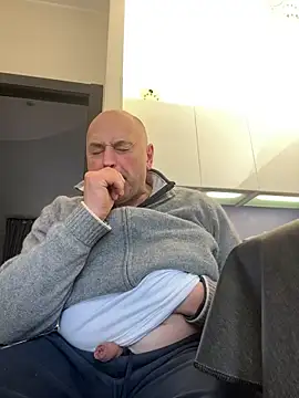 Snapshot of pantomax chatting on 02/10/25, 01:33 pantomax online show from 02/10/25, 01:33