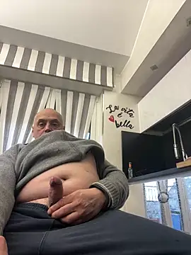 Snapshot of pantomax chatting on 02/13/25, 01:15 pantomax online show from 02/13/25, 01:15