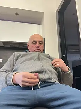 Snapshot of pantomax chatting on 02/18/25, 01:44 pantomax online show from 02/18/25, 01:44