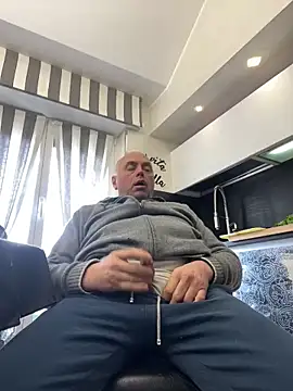 Snapshot of pantomax chatting on 02/21/25, 02:16 pantomax online show from 02/21/25, 02:16