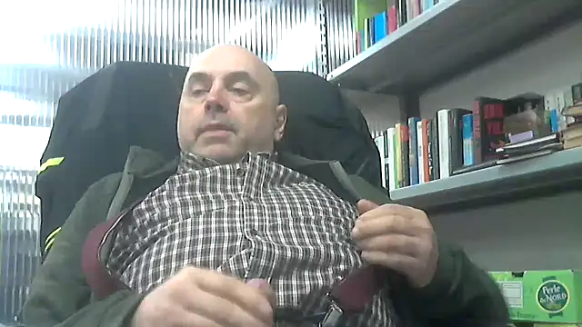 Snapshot of pantomax chatting on 03/11/25, 03:59 pantomax online show from 03/11/25, 03:59