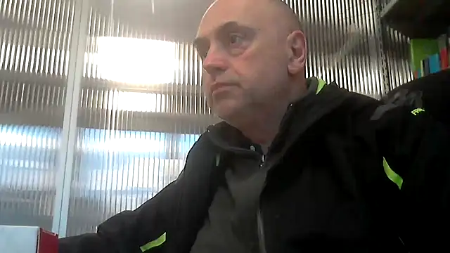 Snapshot of pantomax chatting on 03/18/25, 06:03 pantomax online show from 03/18/25, 06:03