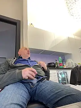 Snapshot of pantomax chatting on 03/18/25, 12:25 pantomax online show from 03/18/25, 12:25