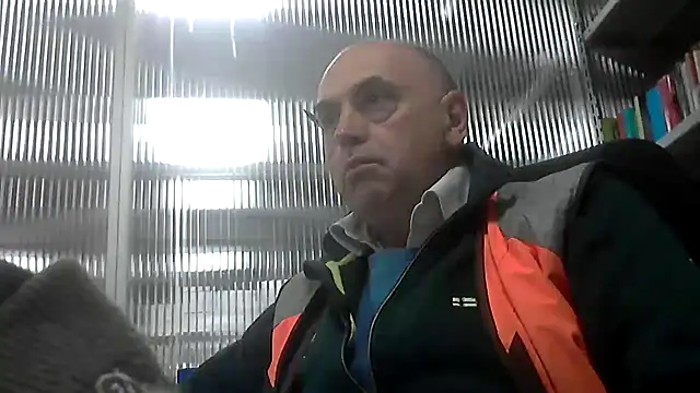 Snapshot of pantomax chatting on 10/31/25, 01:17 pantomax online show from 10/31/25, 01:17